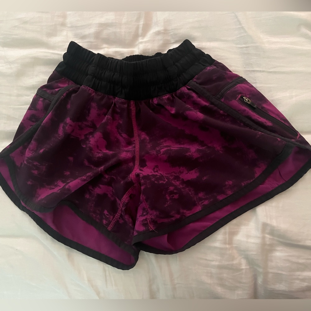 size 4 lululemon shorts